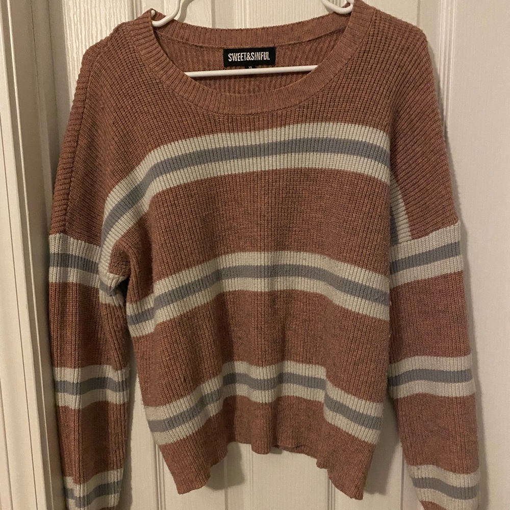 Dusty pink/white/gray striped sweater